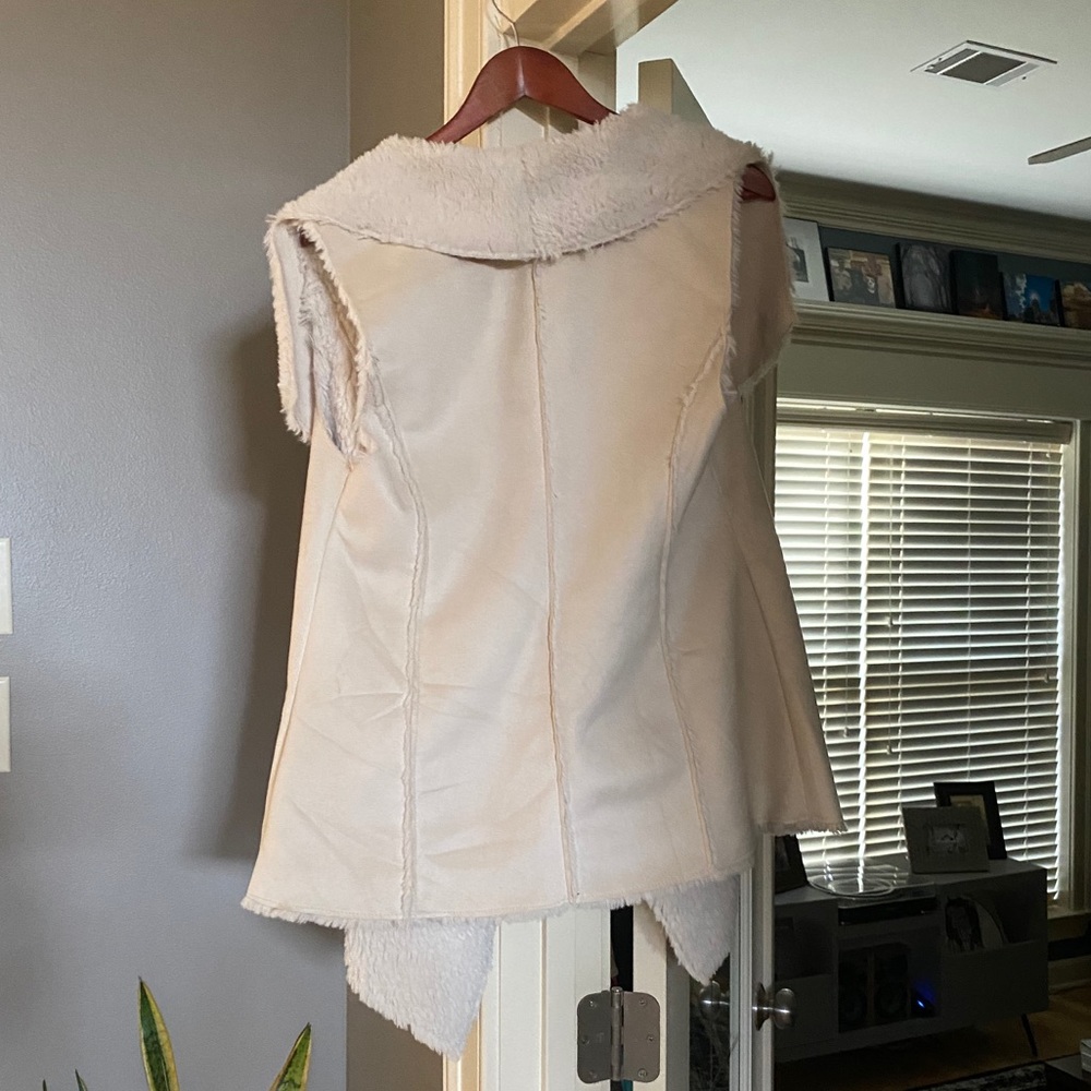 Knox Rose Wool Vest - Picture 2 of 2